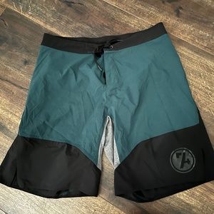 Mens Size L Reebok Black Teal Gray Lightweight CrossFit Shorts